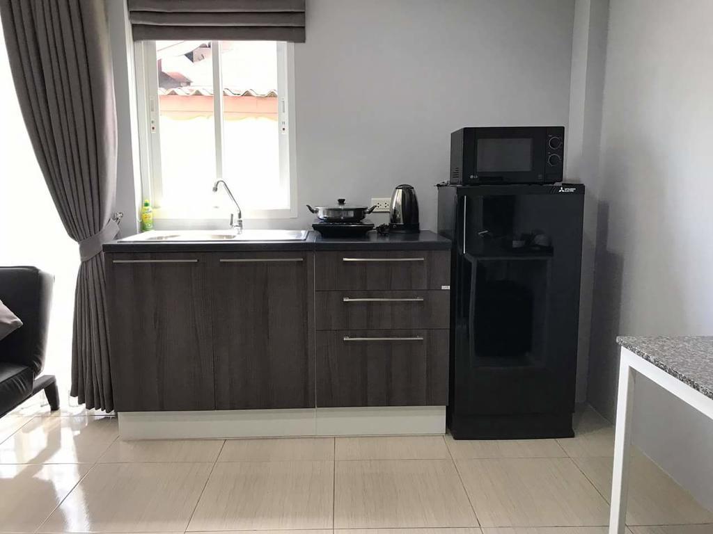 Asia'S Beach Apartments Sattahip Exterior photo