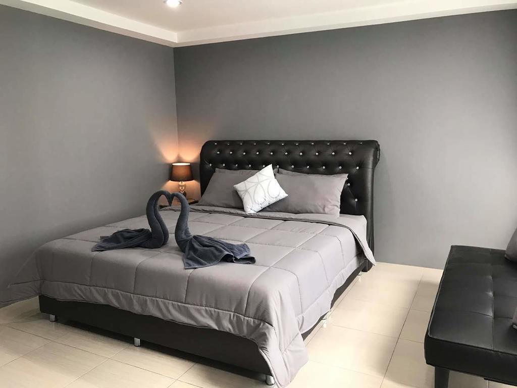 Asia'S Beach Apartments Sattahip Exterior photo