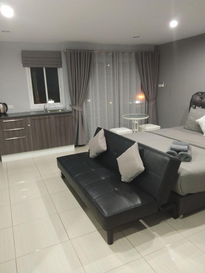 Asia'S Beach Apartments Sattahip Exterior photo
