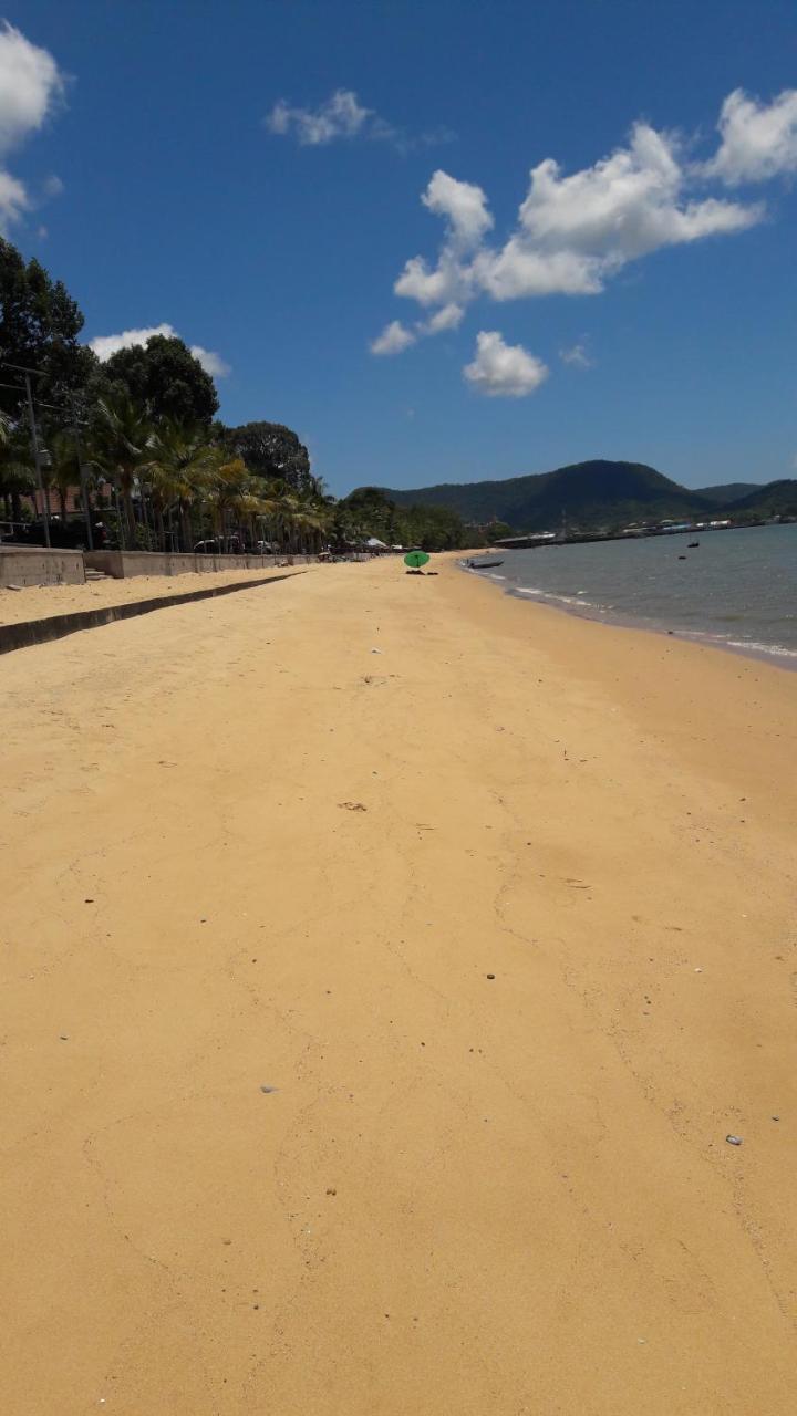 Asia'S Beach Apartments Sattahip Exterior photo