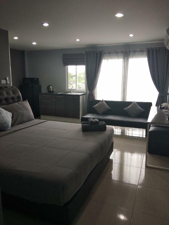 Asia'S Beach Apartments Sattahip Exterior photo